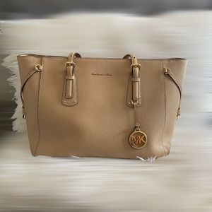 MICHAEL KHORS • TAN/COFFEE • PURSE
